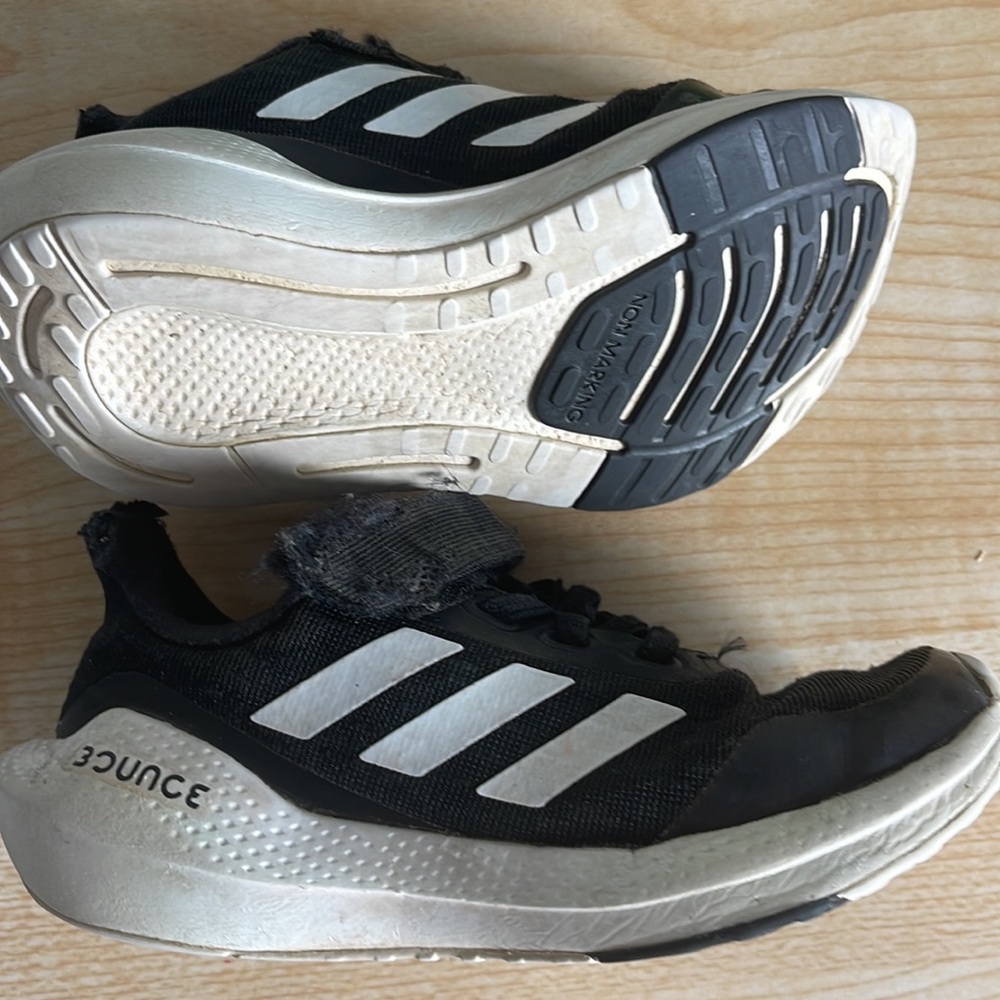 Adidas toddler in size US 11